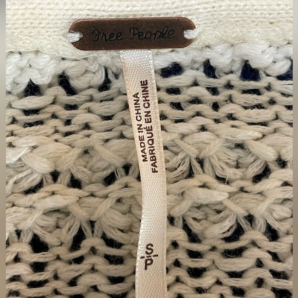 Free People Women's Size Small Songbird Ivory Oversized Nubby V-neck Sweater - Picture 2 of 11